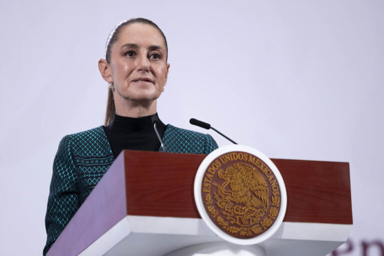 2025-11-04_Conferencia_de_prensa_matutina_-_Palacio_Nacional_16_GM