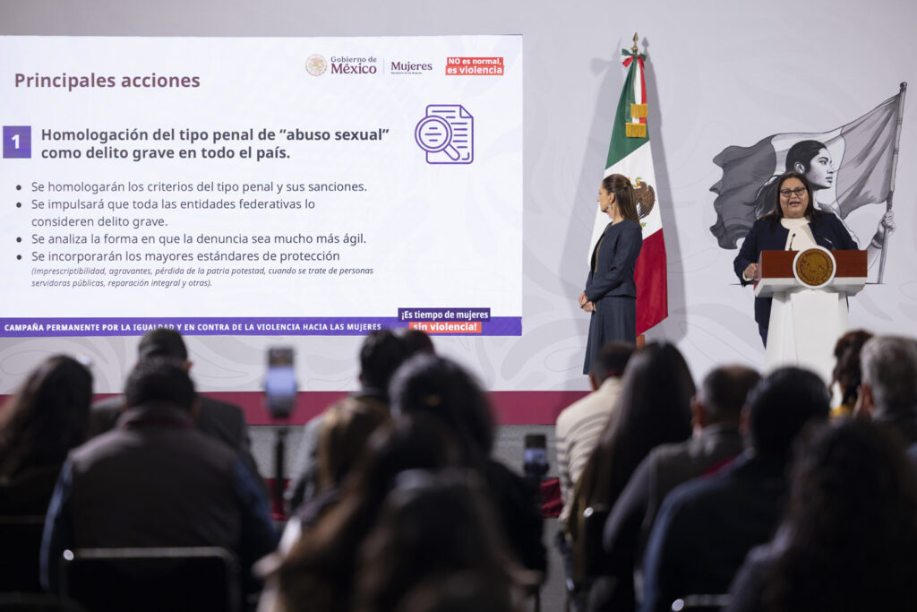 2025-11-06_Conferencia_de_prensa_matutina_-_Palacio_Nacional__15_GM