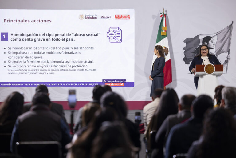 2025-11-06_Conferencia_de_prensa_matutina_-_Palacio_Nacional__15_GM