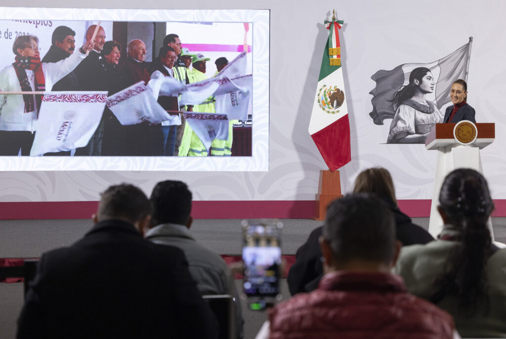 2025-11-14_Conferencia_de_prensa_matutina_-_Palacio_Nacional_13_GM