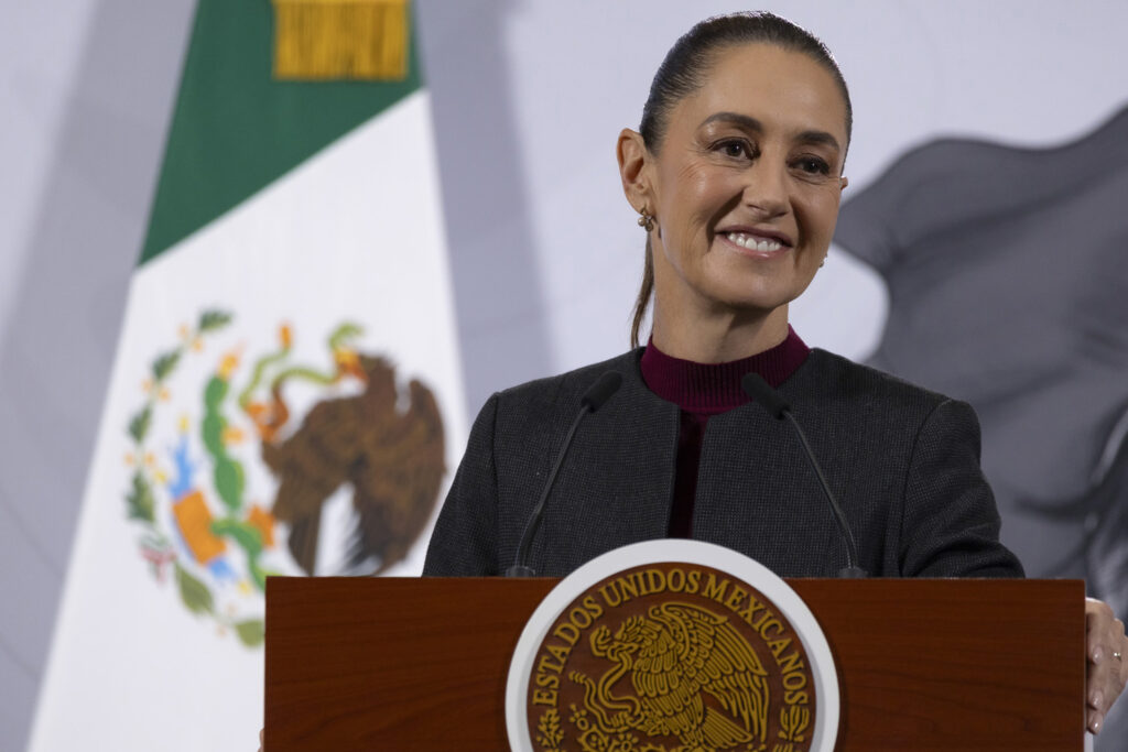 2025-11-21_Conferencia_de_prensa_matutina-Palacio_Nacional_01_JCB