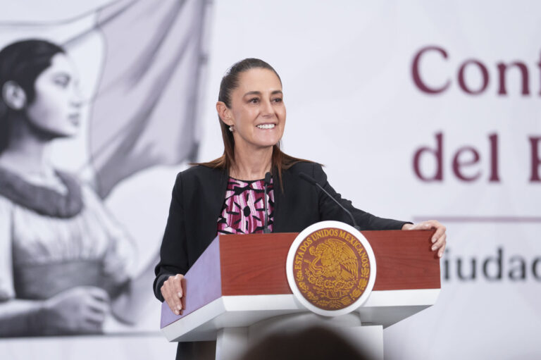 2026-04-13_Conferencia_de_prensa_matutina_-_Palacio_Nacional_08_SLE