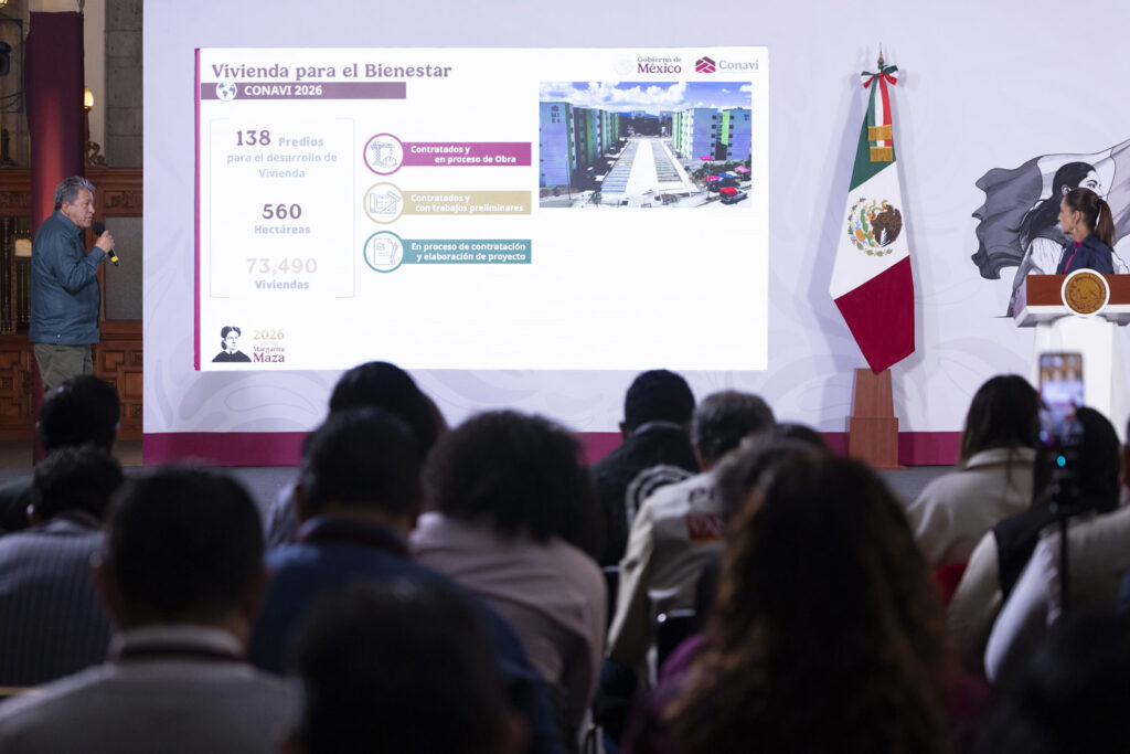2026-06-15_Conferencia_de_prensa_matutina_-_Palacio_Nacional_08_JCRM