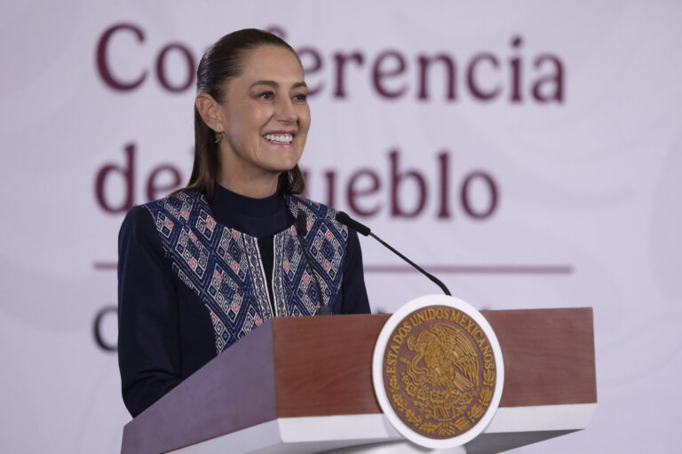 2026-06-18_Conferencia_de_prensa_matutina_-_Palacio_Nacional_02_CRM